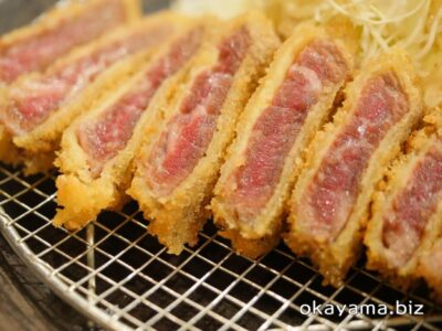 炸牛排上村 AEON MALL岡山店 炸牛里肌定食的牛肉 okayama.biz