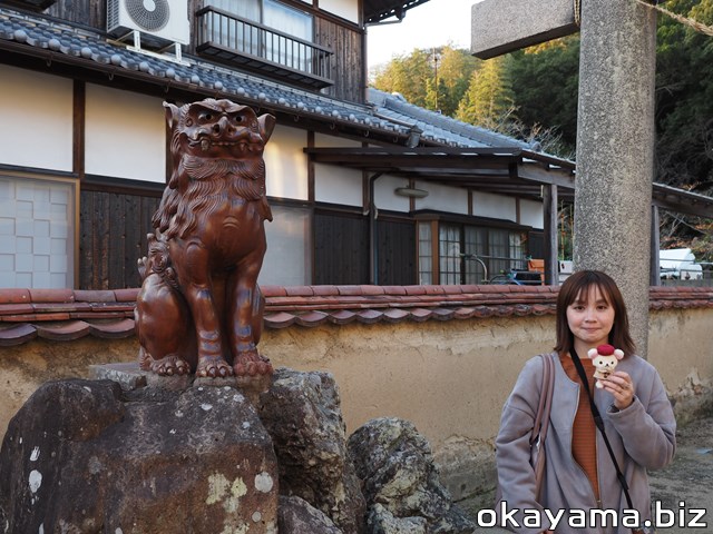 岡山備前 天津神社・備前焼の狛犬（吽形）とイクリンの写真